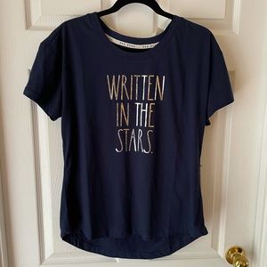 ⭐️ RAE DUNN “WRITTEN IN THE STARS” T-SHIRT ⭐️